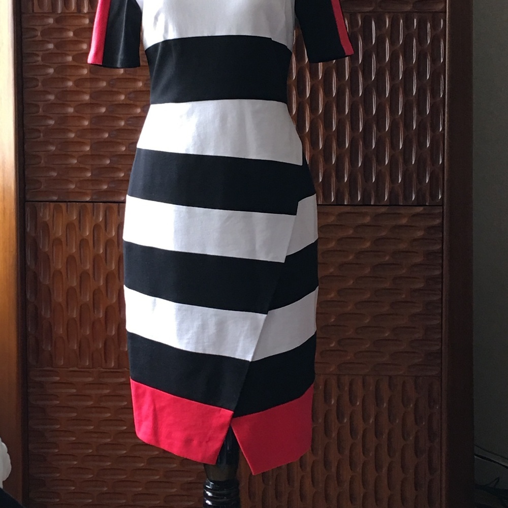 Pattern Short Sleeve Dress - Picture 2 of 2